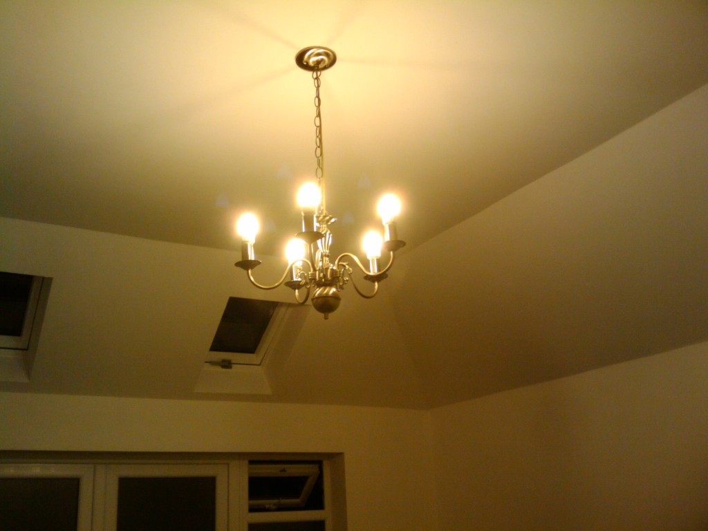 Brass chandelier with 5 dimmable LED bulbs