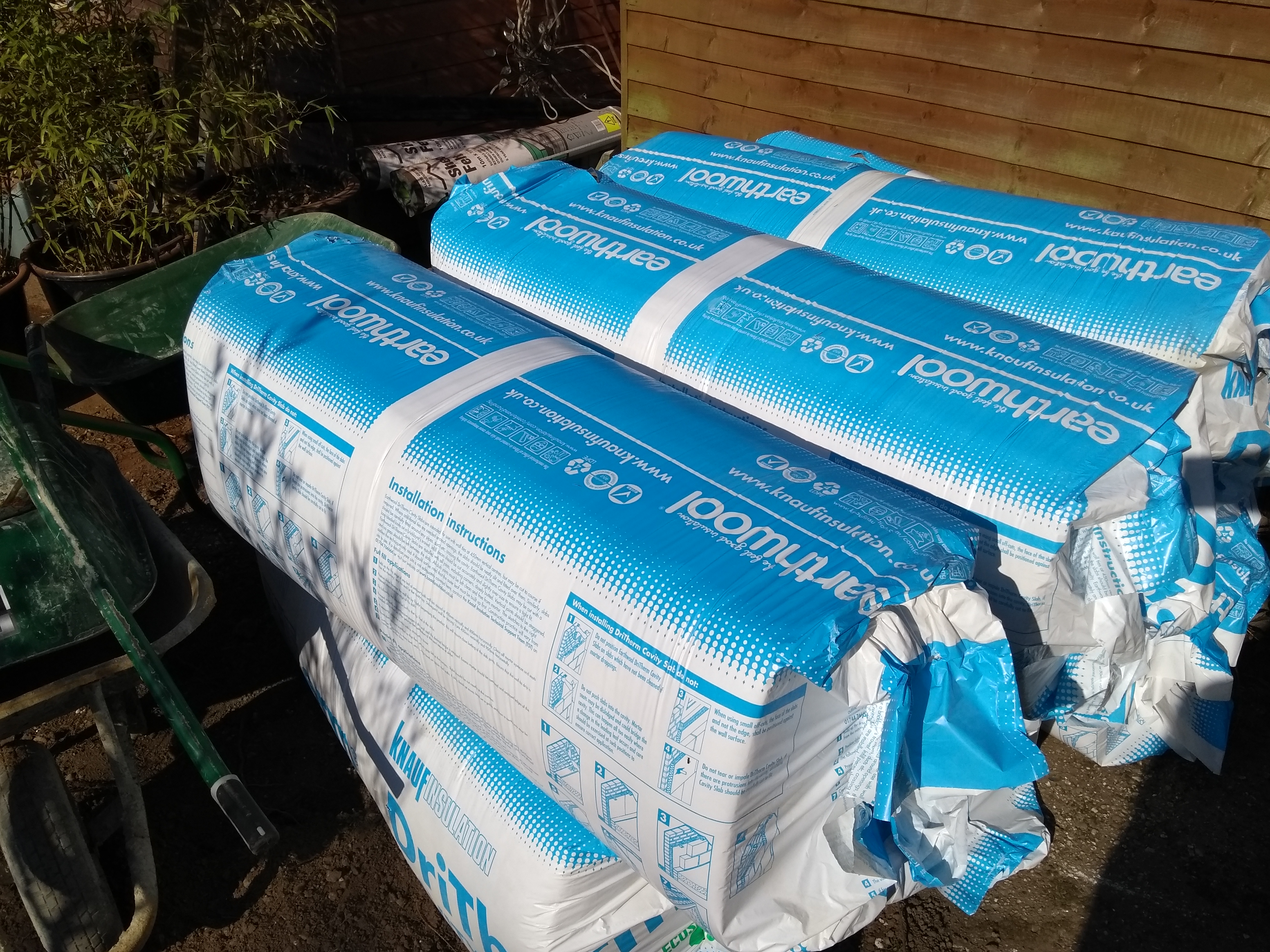 Insulation for the walls Earthwool